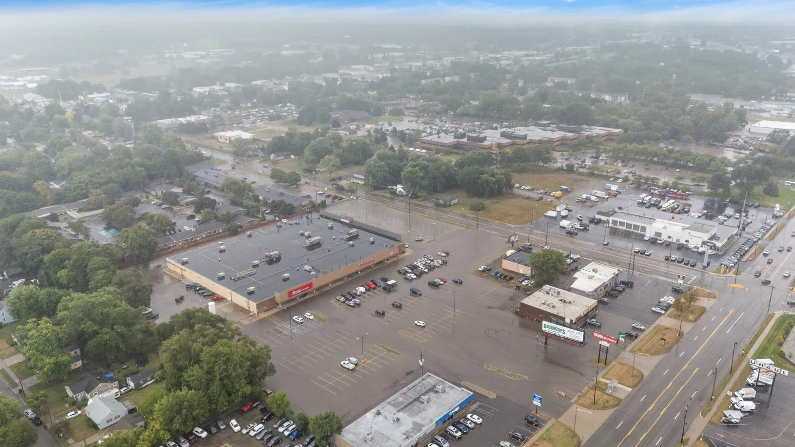 Jolly Cedar Plaza — property photo 2
