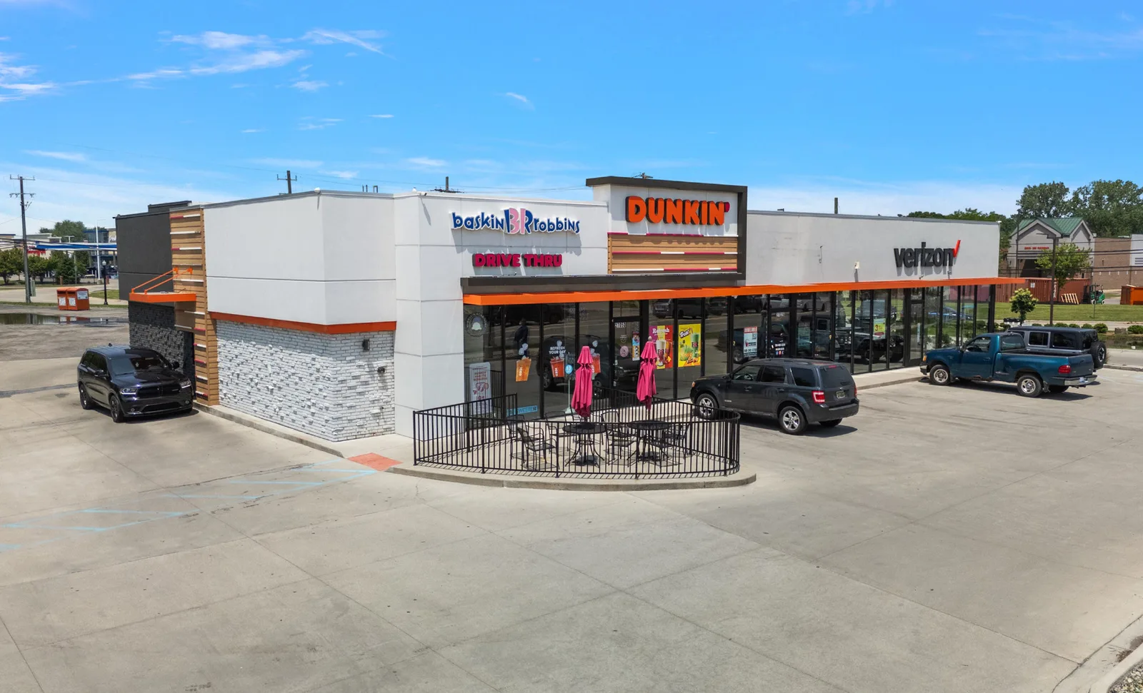 Telegraph & Vreeland Plaza — property photo 3